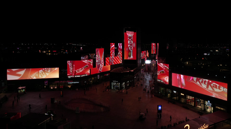 Digital Signage in groß... sehr groß.
